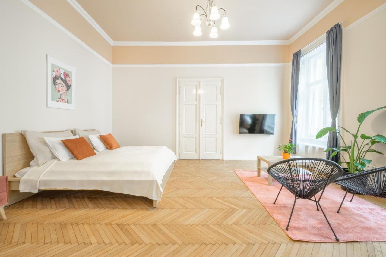 Best Seasons Andrassy Budapeste Exterior foto