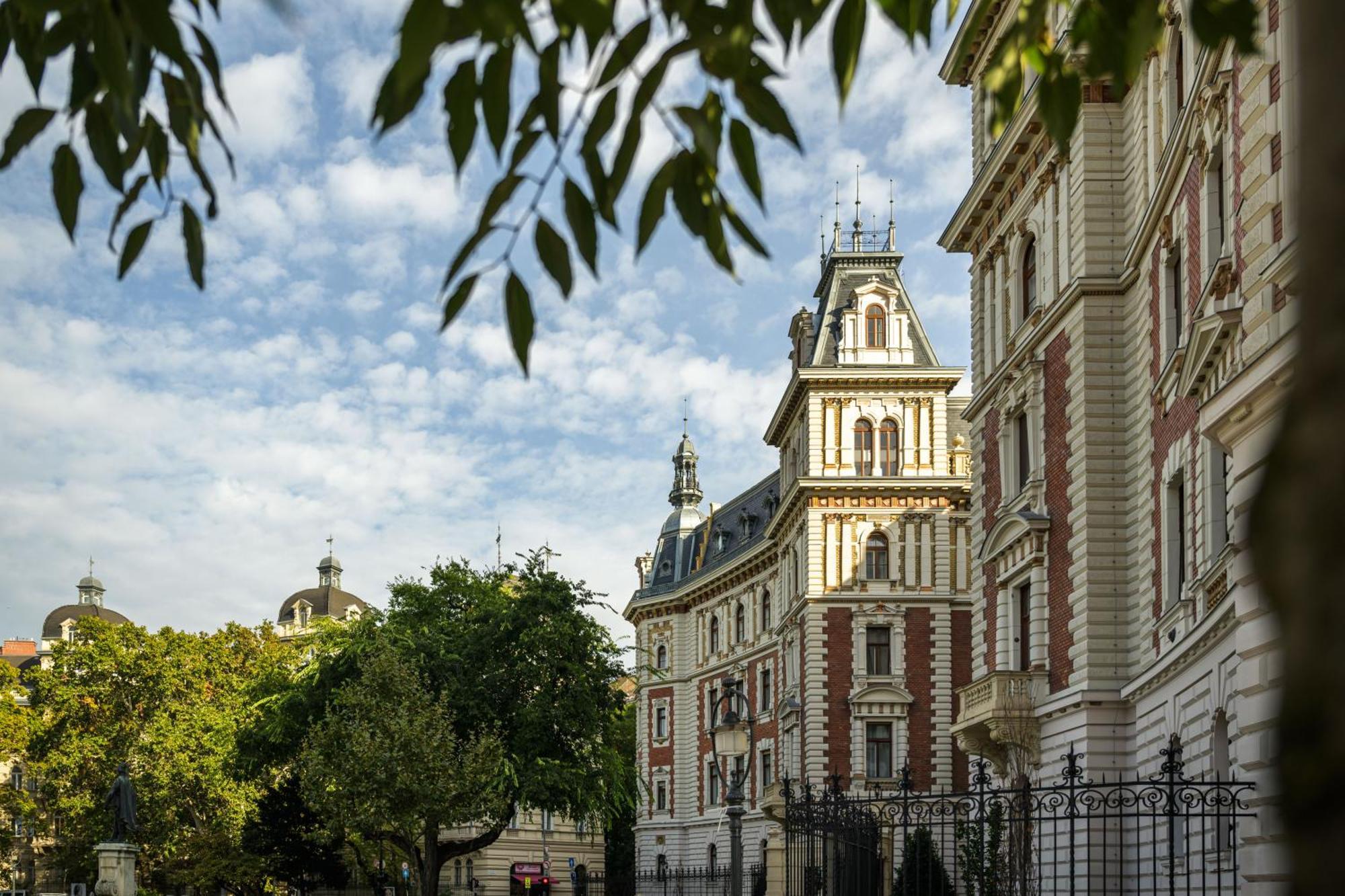 Best Seasons Andrassy Budapeste Exterior foto